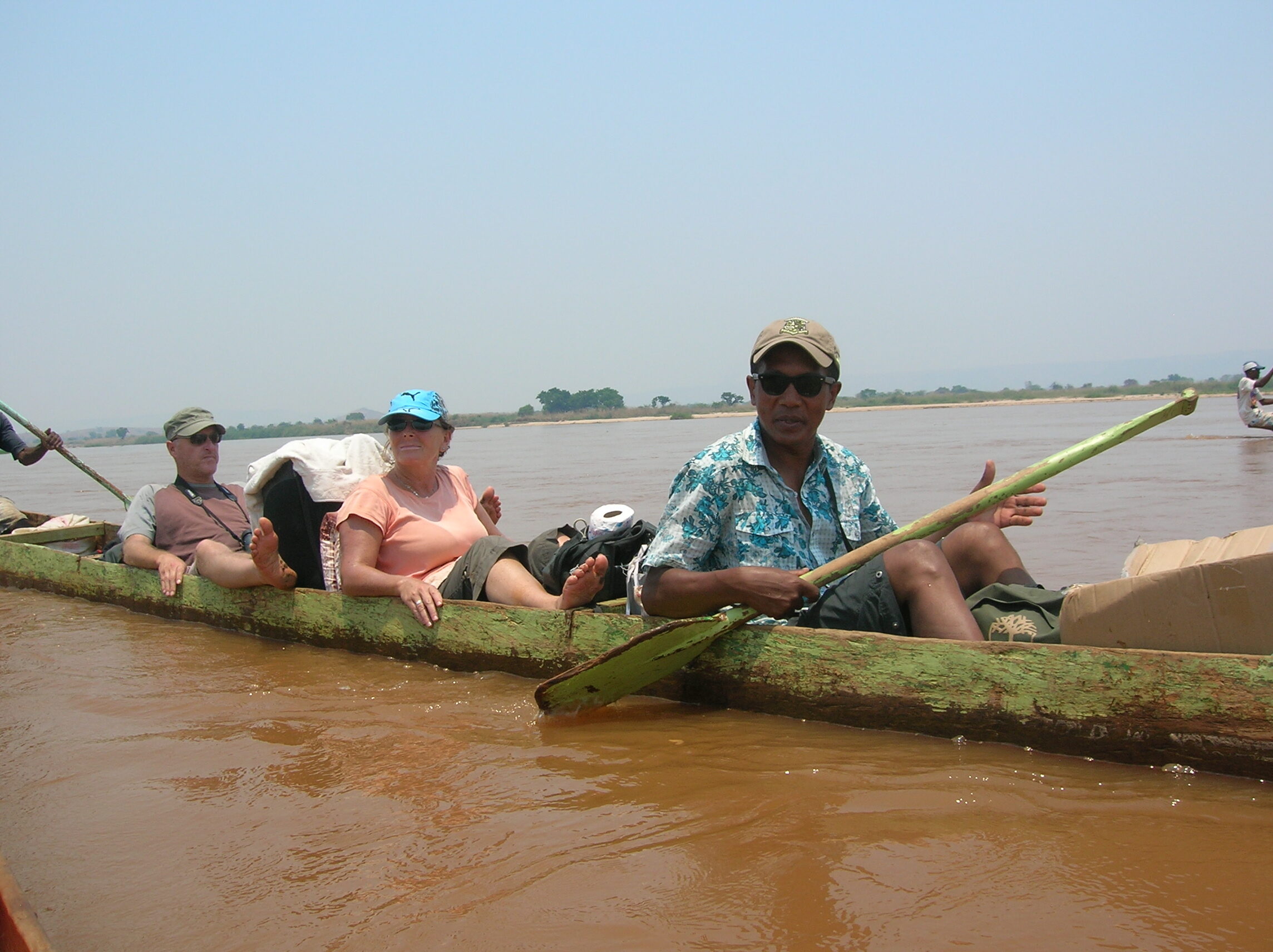 DESCENTE TSIRIBIHINA EN PIROGUE