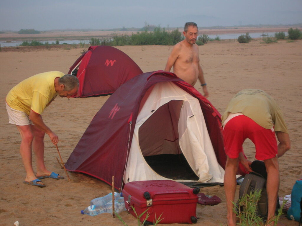 DESCENTE FLEUVE TSIRIBIHINA EN PIROGUE